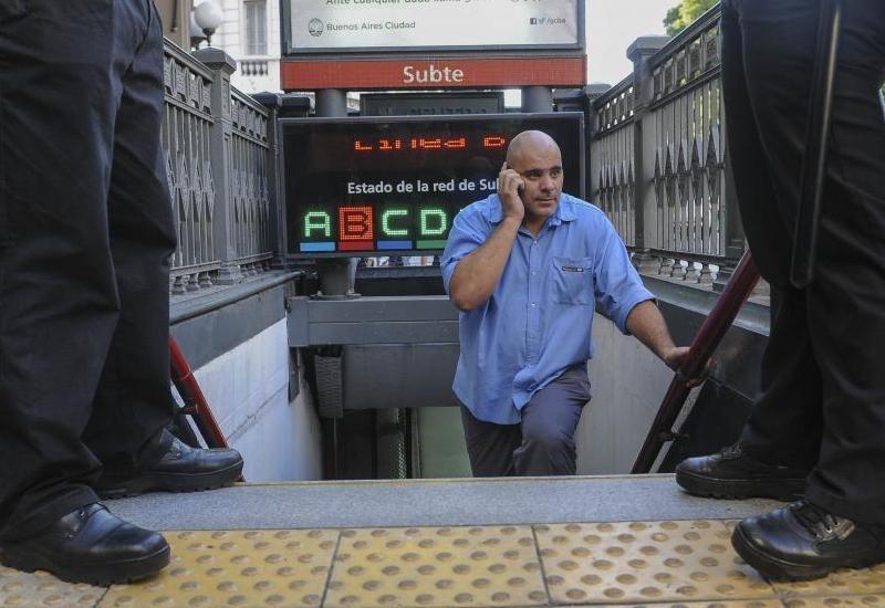 La Línea B Del Subte Está Interrumpida Por Una Protesta De Trabajadores ...